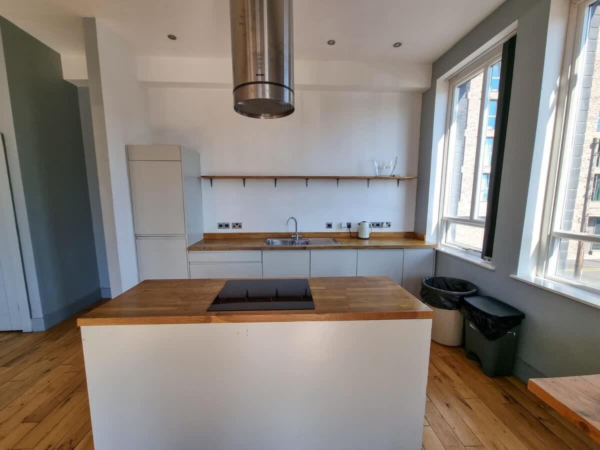 Apartment Centre Sleeps 14 By Superhost *